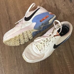 Women’s Nike air max